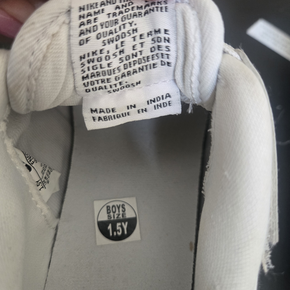 Nike Kids White and Black Sneakers - Picture 3 of 3